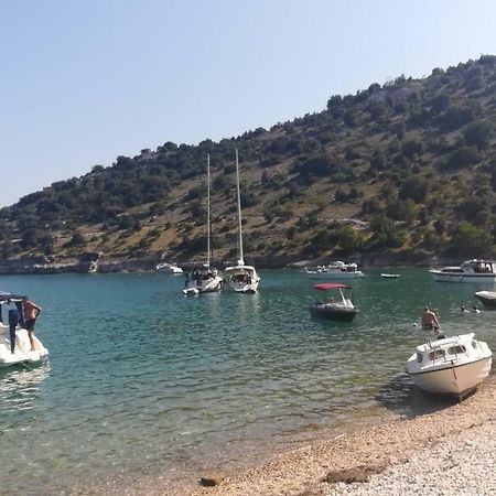 Apartman Knapic Koromačno エクステリア 写真