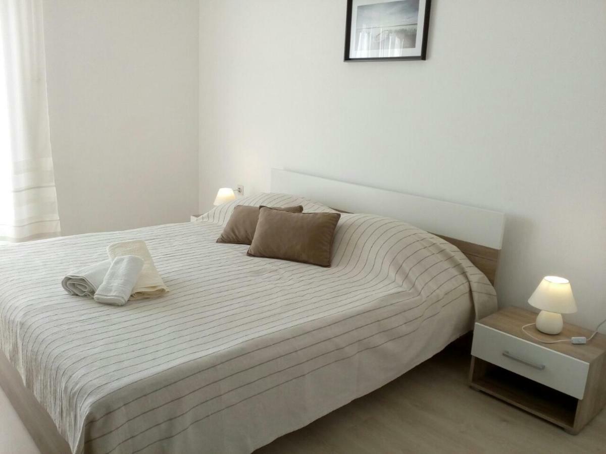 Apartman Knapic Koromačno エクステリア 写真