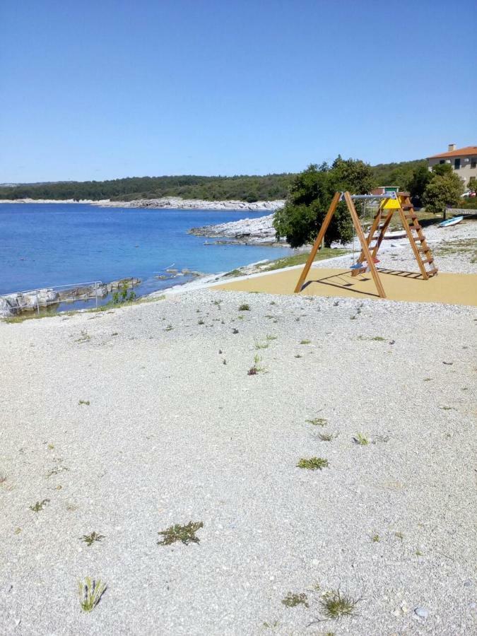 Apartman Knapic Koromačno エクステリア 写真