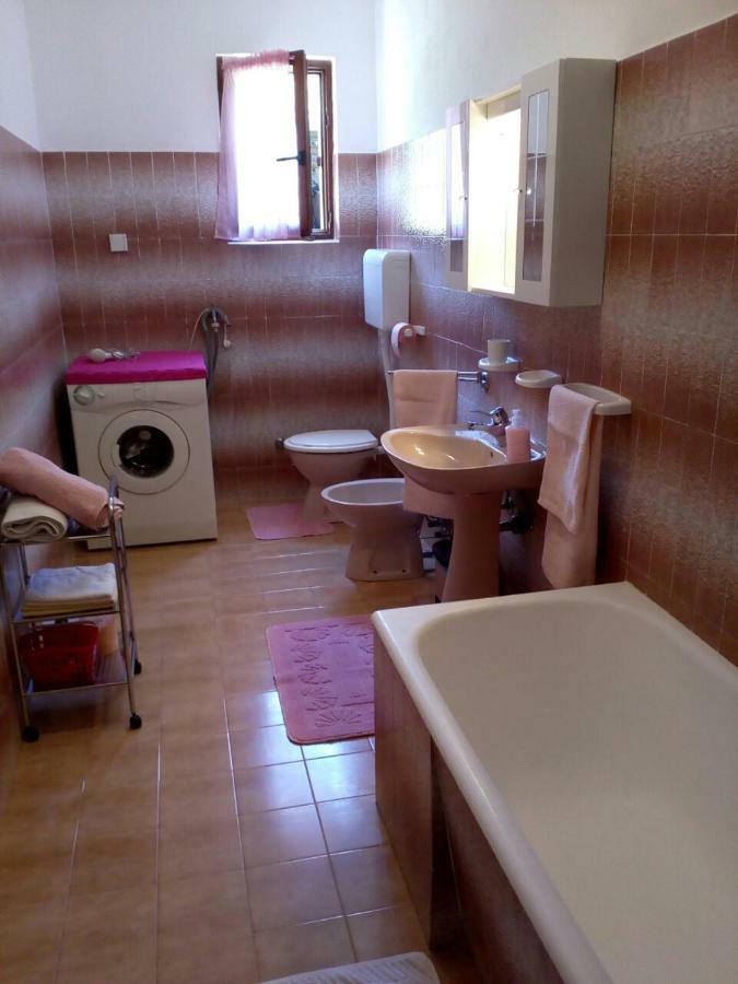 Apartman Knapic Koromačno エクステリア 写真